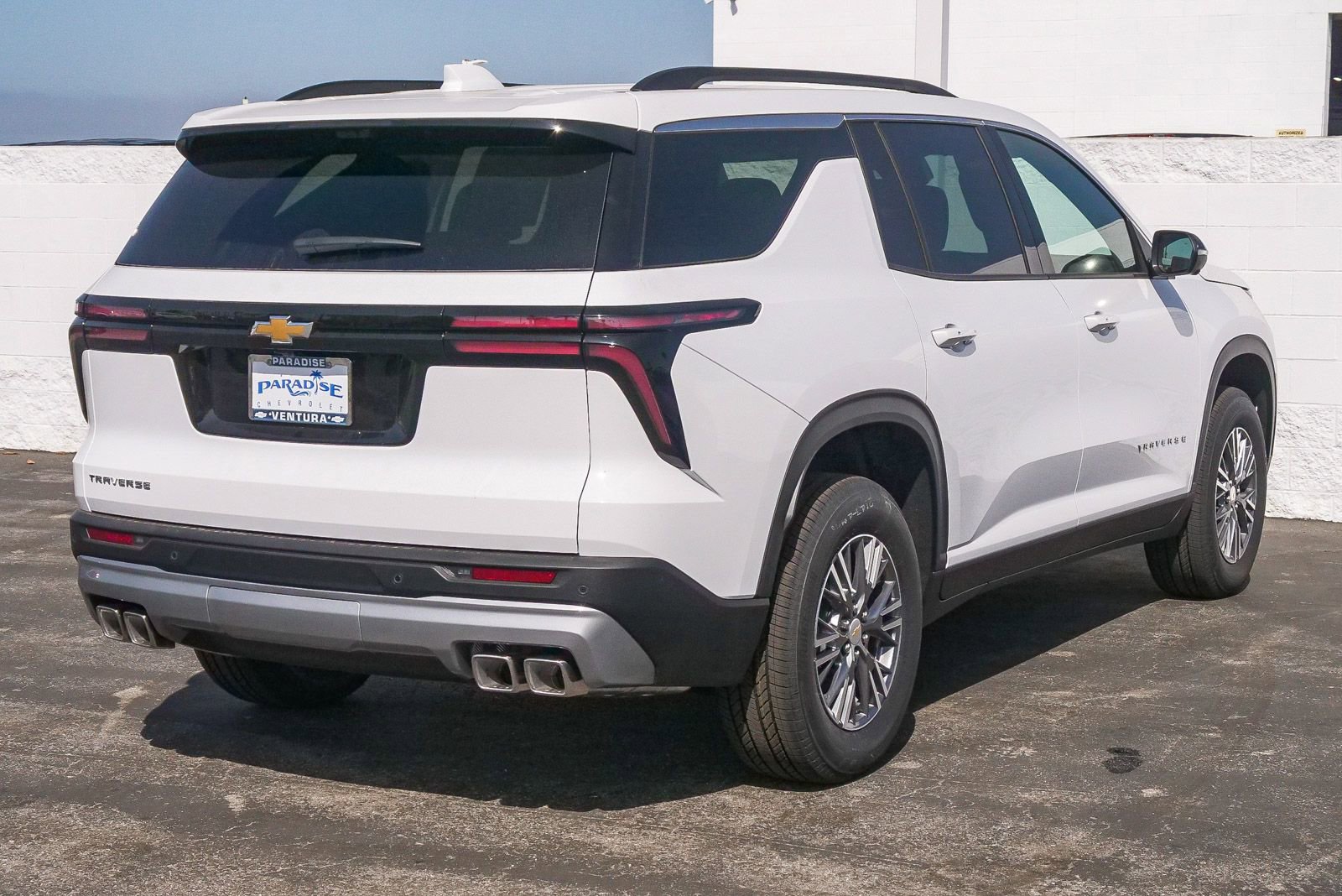 New 2026 Chevrolet Traverse LT w/ Driver Confidence Package FWD image 9