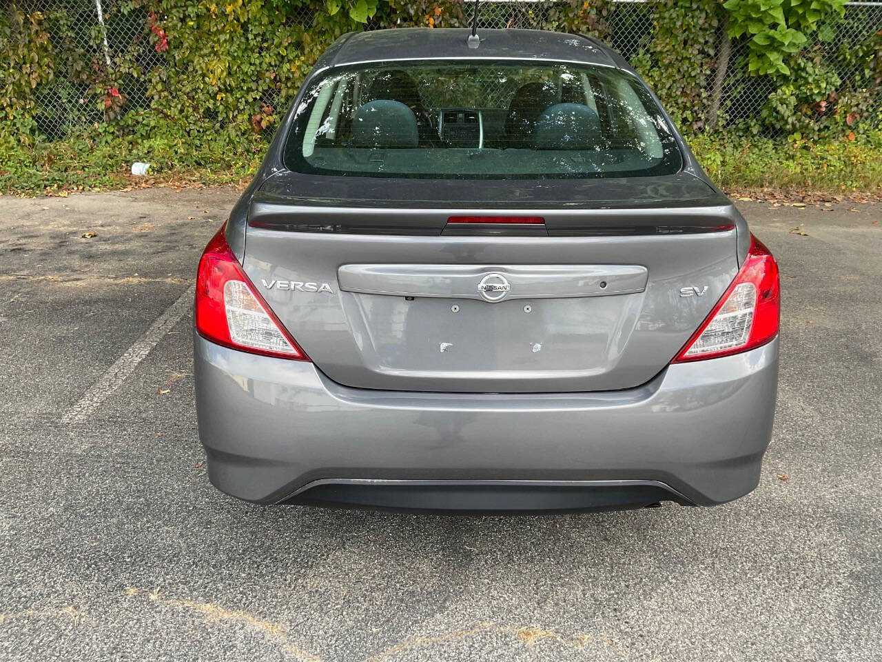 Used 2016 Nissan Versa SV FWD image 6