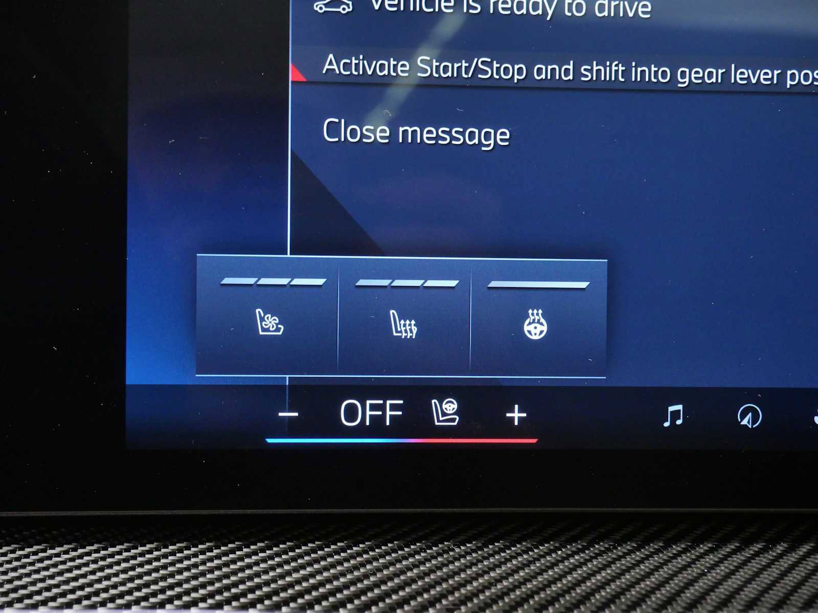 Used 2025 BMW X7 M60i image 28