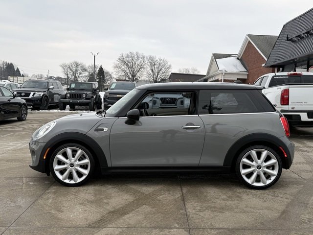 Used 2016 MINI Cooper 2-Door Hardtop image 4