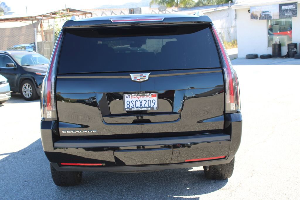 Used 2020 Cadillac Escalade Platinum w/ Escalade Sport Edition AWD/4WD image 5