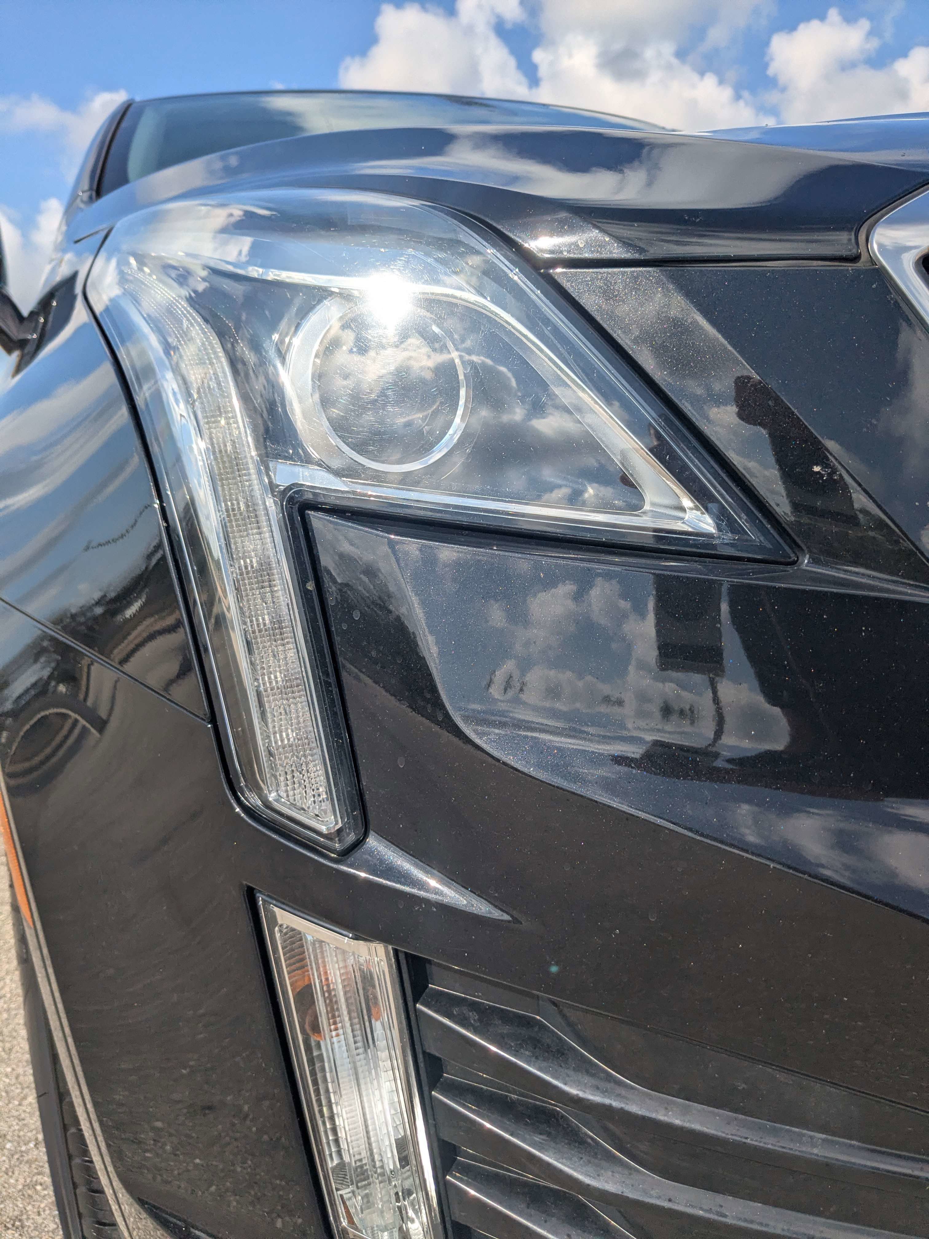 Used 2017 Cadillac XT5 Luxury w/ Driver Awareness Package AWD/4WD image 9