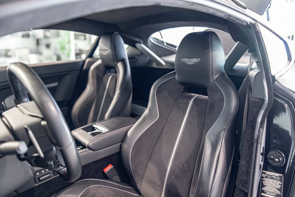 Used 2017 Aston Martin V12 Vantage S RWD image 17
