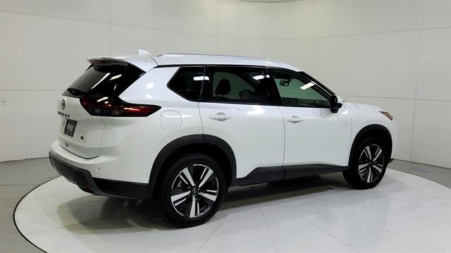 Certified 2026 Nissan Rogue SL FWD image 8
