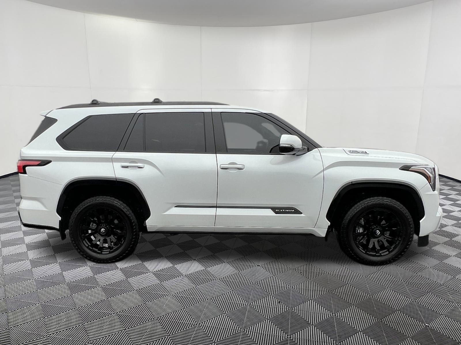 Used 2024 Toyota Sequoia Platinum image 7