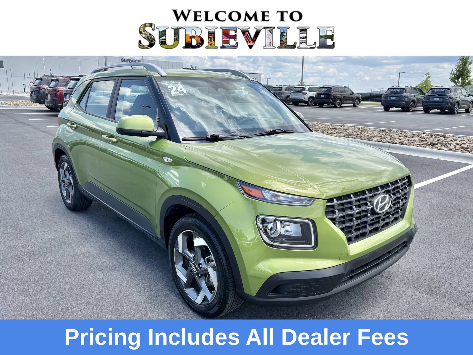 Used 2024 Hyundai Venue SEL FWD image 1
