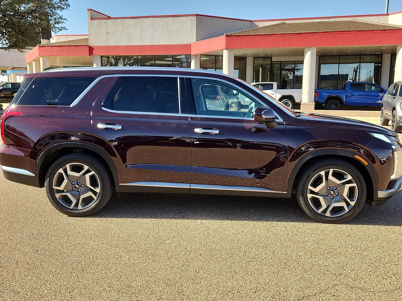 Used 2024 Hyundai Palisade Limited image 5