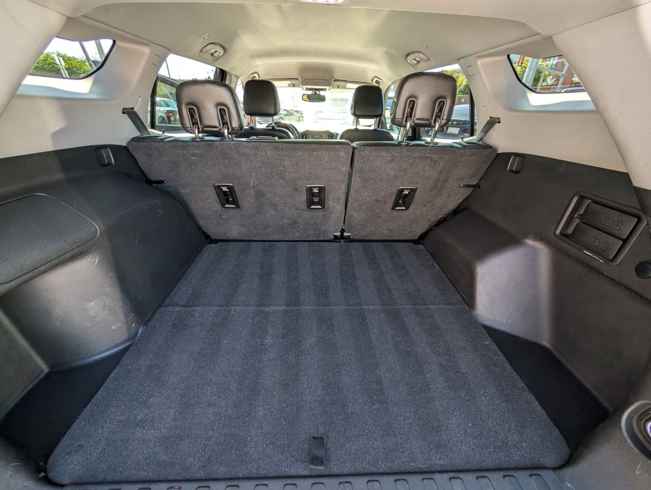 Used 2019 GMC Terrain SLT w/ Preferred Package image 19