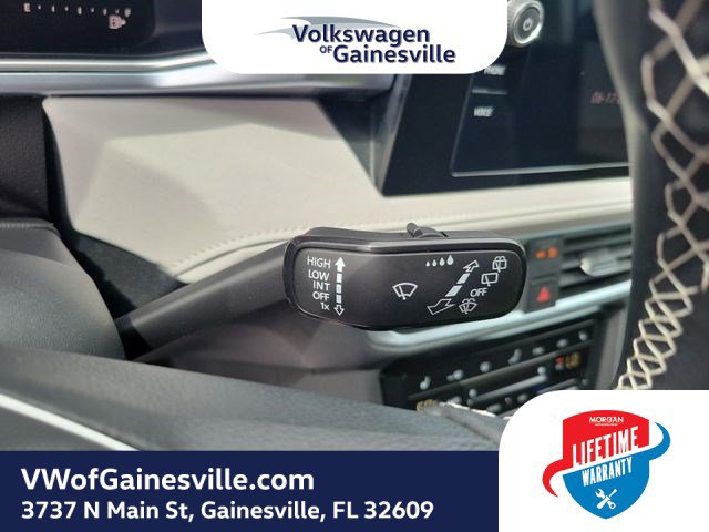 Used 2025 Volkswagen Taos SE FWD image 25