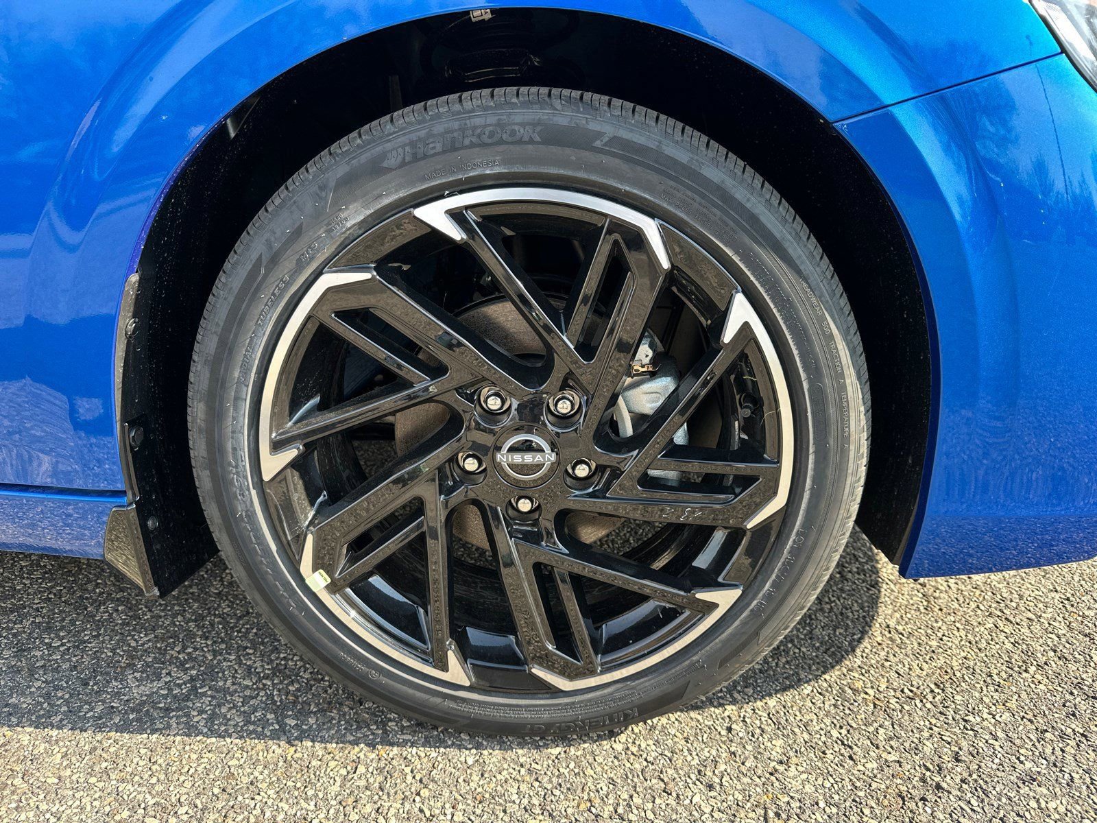 New 2026 Nissan Sentra SR w/ SR Premium Package FWD image 12