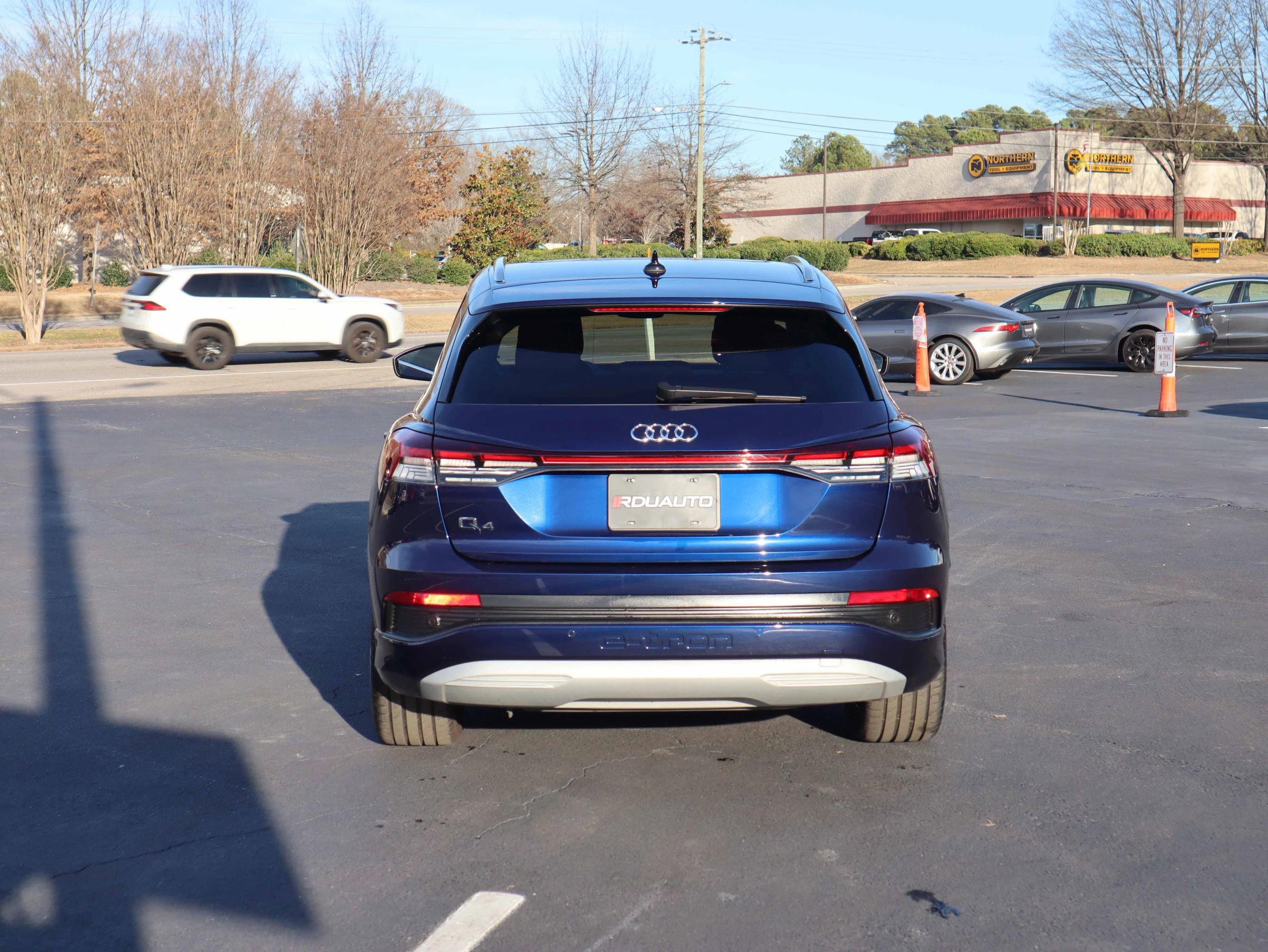 Used 2023 Audi Q4 e-tron Premium Plus w/ Premium Plus image 12