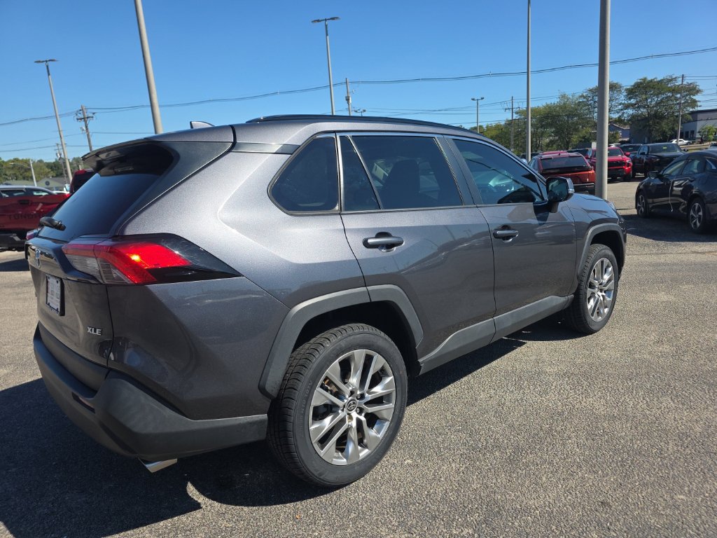 Certified 2022 Toyota RAV4 XLE Premium FWD image 5