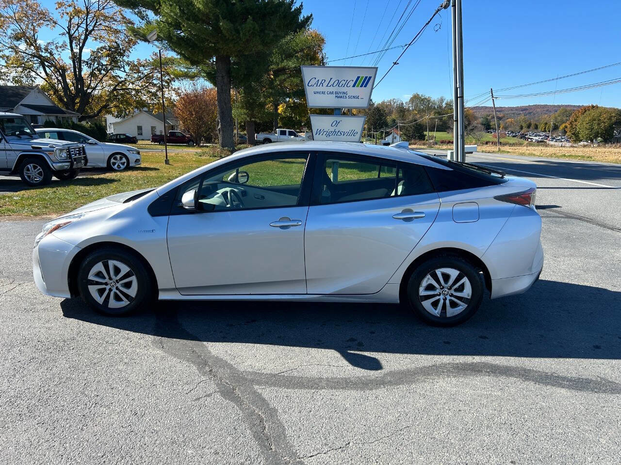 Used 2016 Toyota Prius Three FWD image 8