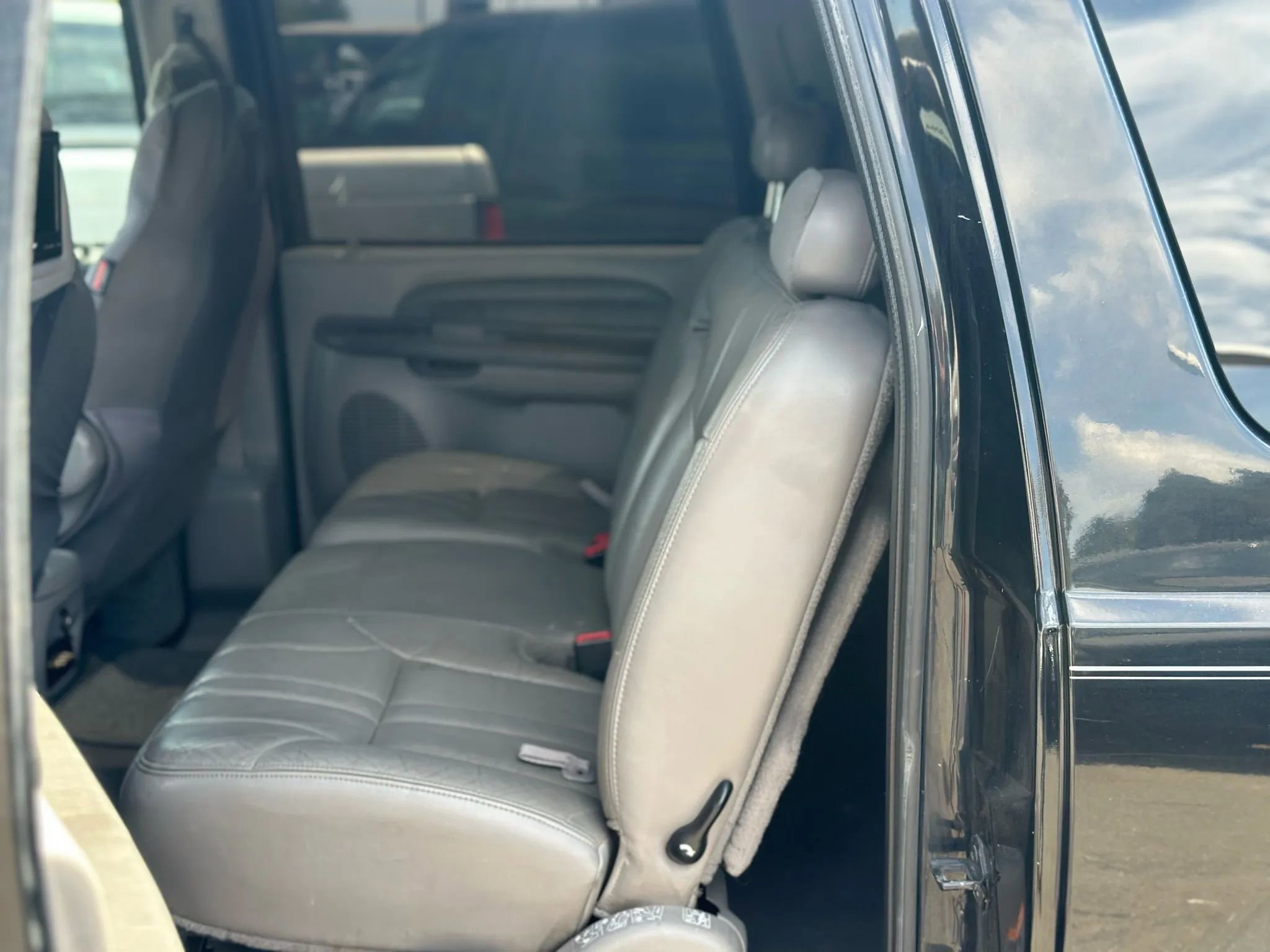 Used 2001 Ford Excursion XLT image 13