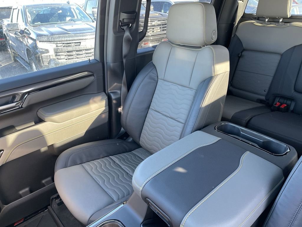 New 2025 Chevrolet Silverado 2500 ZR2 w/ Technology Package image 24