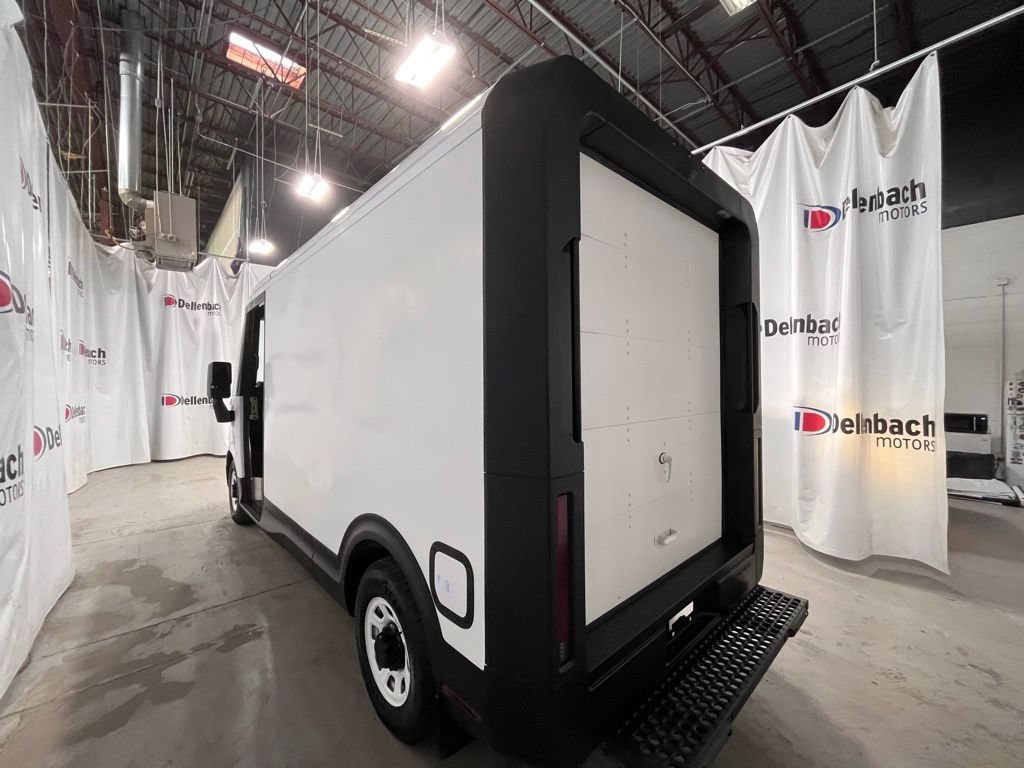 Used 2024 Chevrolet Brightdrop 400 w/ Commercial Equipment Package AWD/4WD image 2