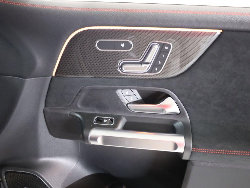 Certified 2025 Mercedes-Benz GLB 35 AMG 4MATIC image 61