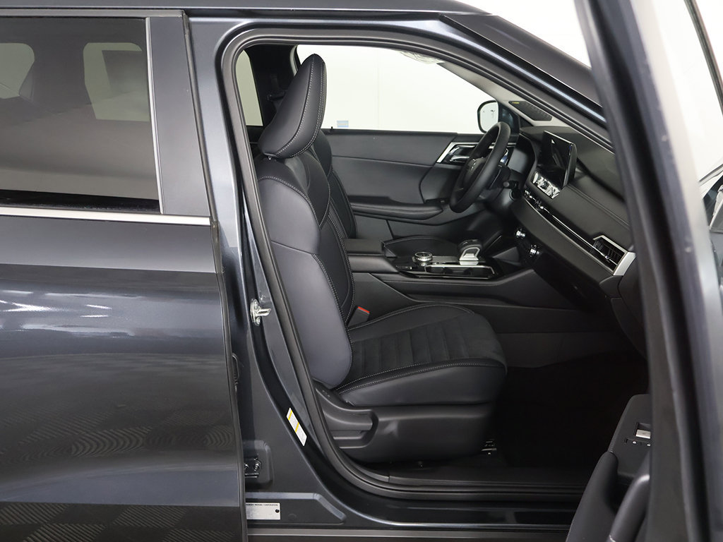 New 2026 Mitsubishi Outlander SE FWD image 33
