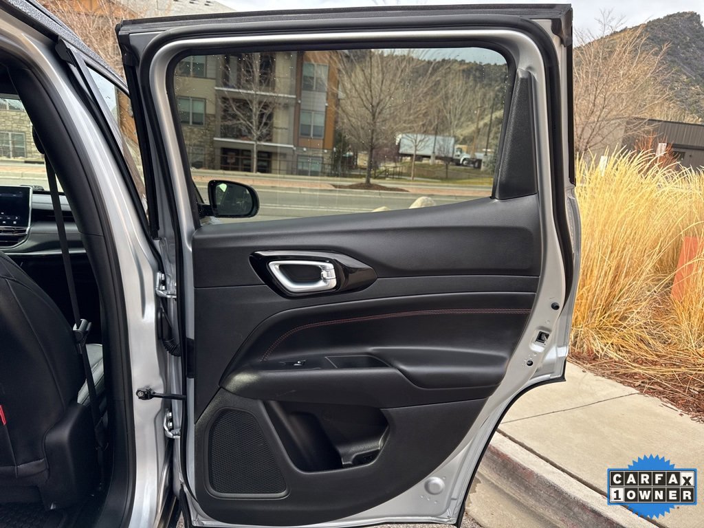 Used 2025 Jeep Compass Trailhawk image 19