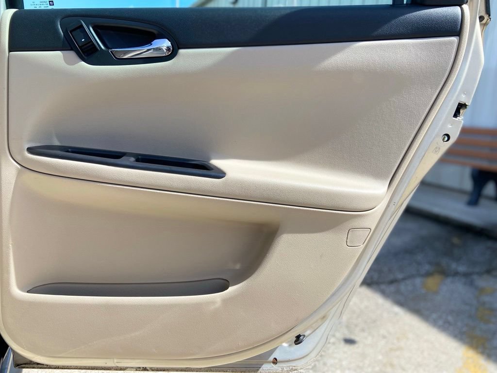 Used 2009 Chevrolet Impala LS FWD image 22