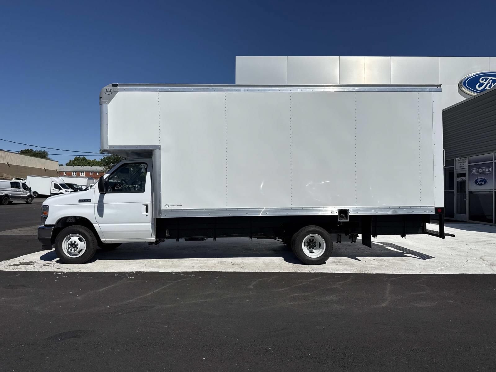 New 2027 Ford E-450 and Econoline 450 Super Duty w/ Power Equipment Group RWD image 6