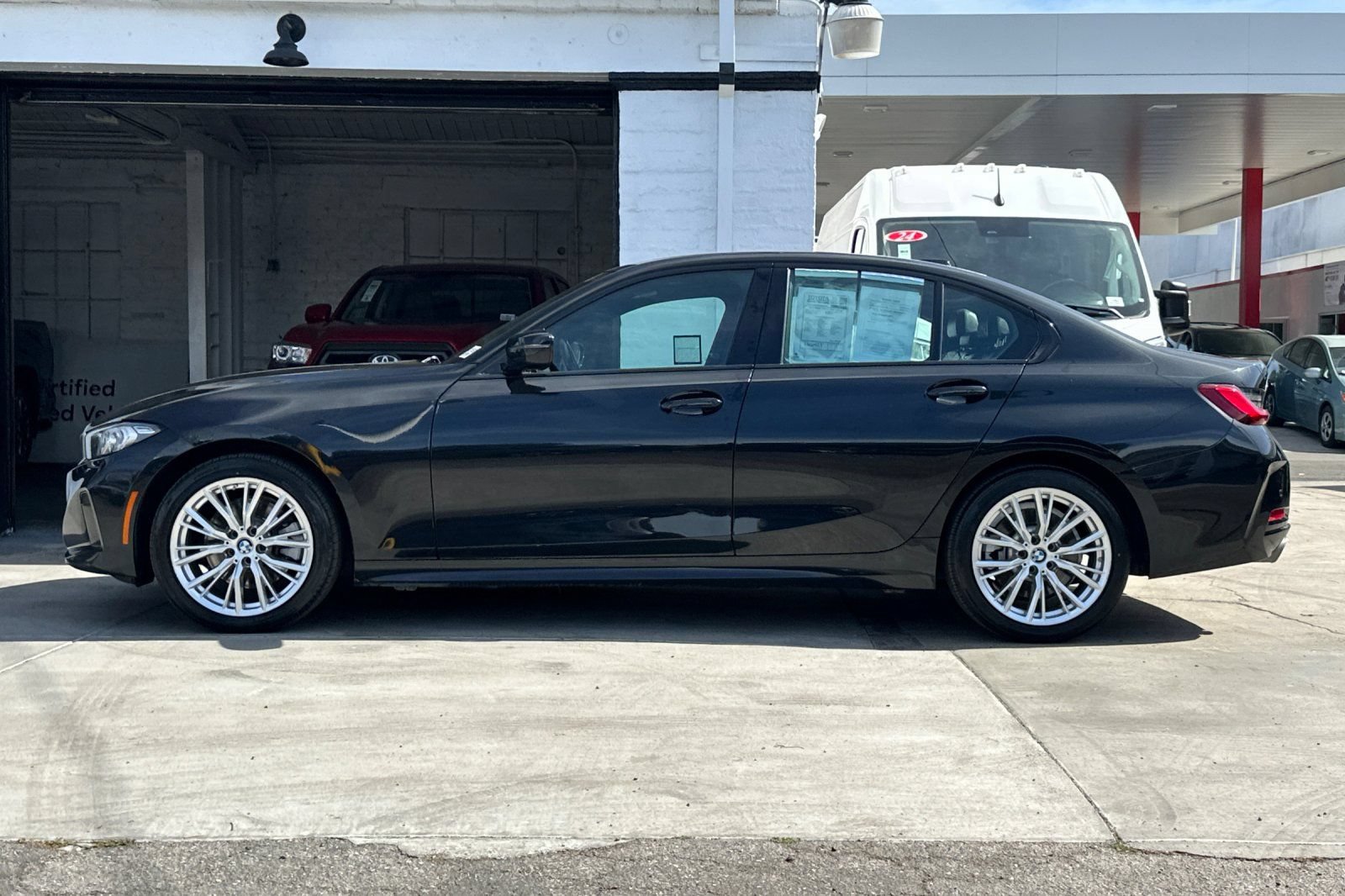 Used 2023 BMW 330i xDrive Sedan w/ Driving Assistance Package AWD/4WD image 7