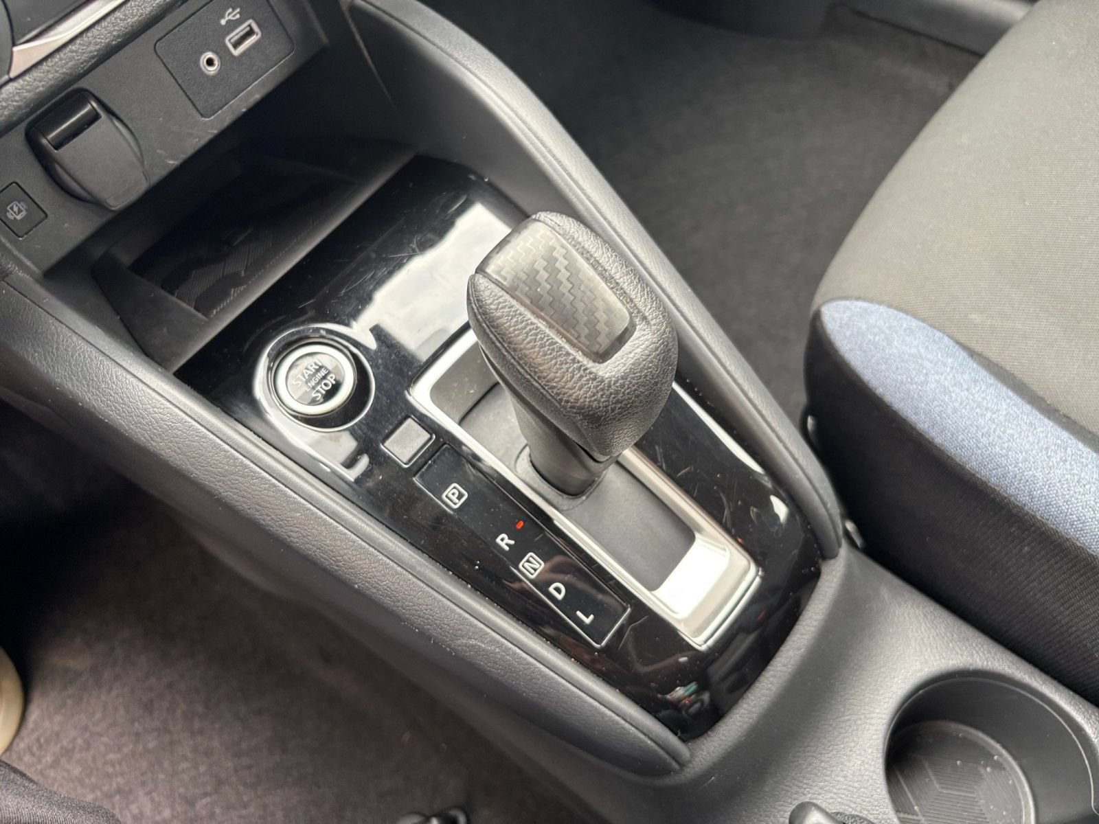 Used 2025 Nissan Versa SV FWD image 34