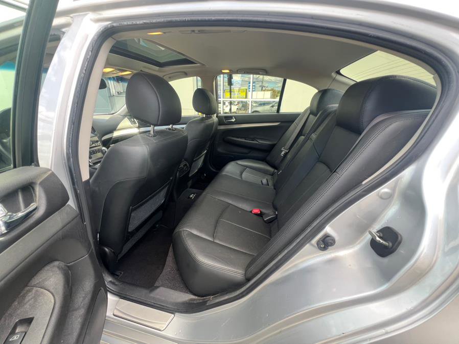 Used 2011 INFINITI G25 x w/ Moonroof Pkg image 8