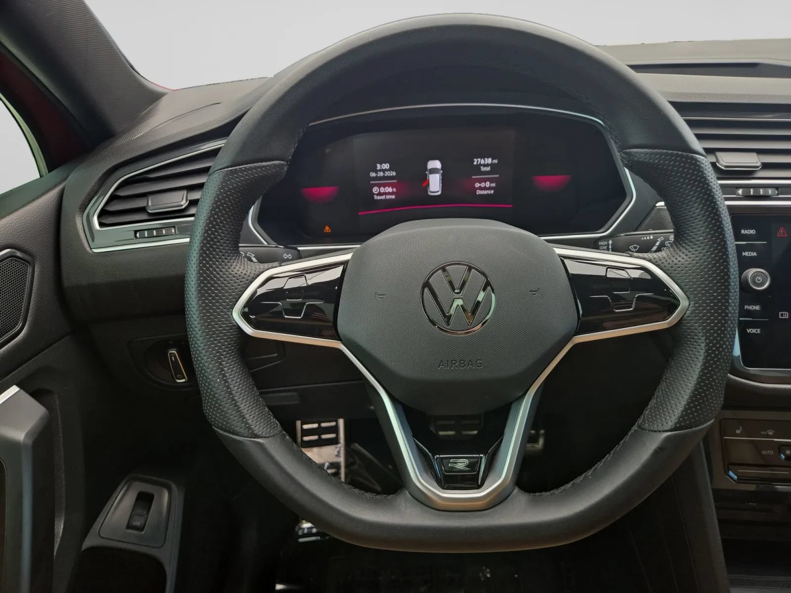 Used 2024 Volkswagen Tiguan SE R-Line FWD image 20
