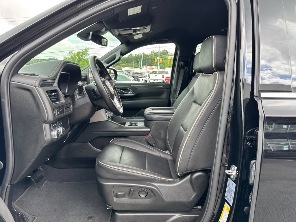 Used 2024 GMC Yukon XL SLT AWD/4WD image 13