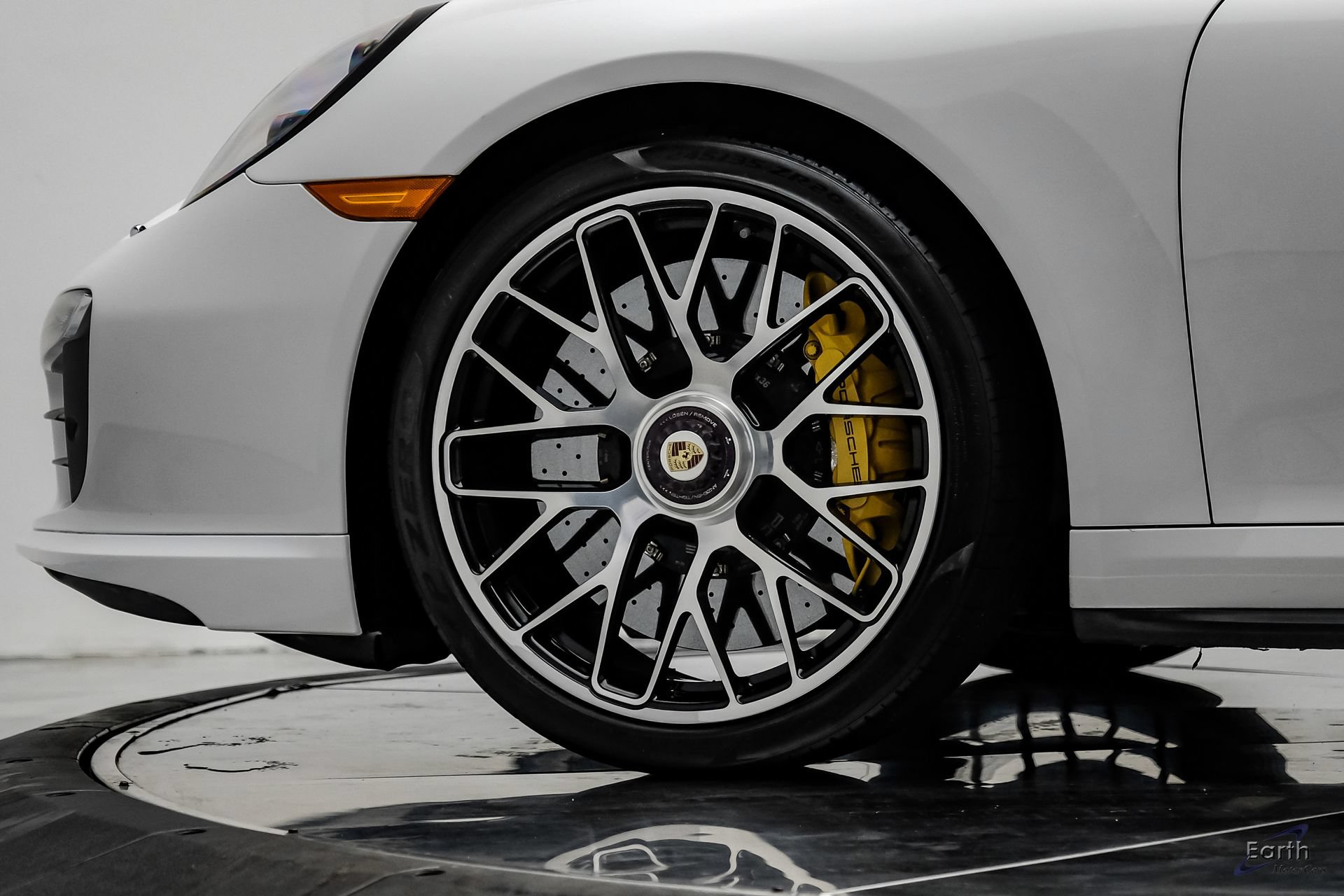 Used 2016 Porsche 911 Turbo S AWD/4WD image 98