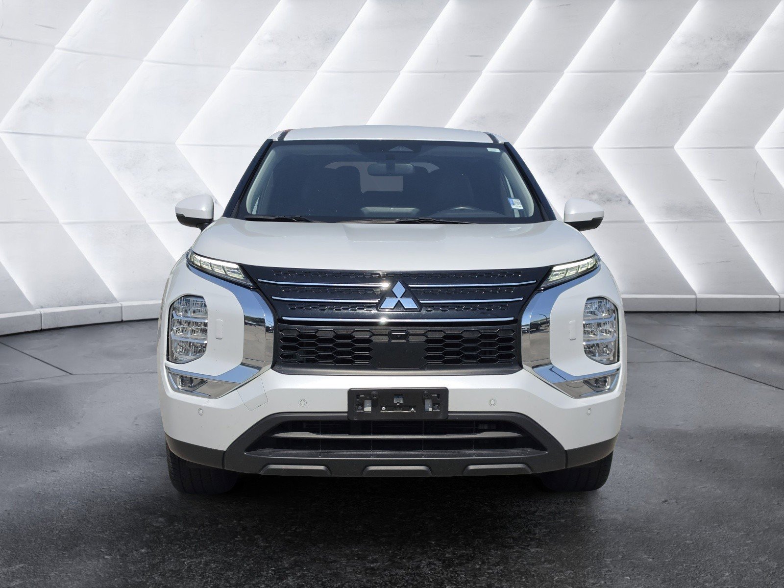 Used 2024 Mitsubishi Outlander SE image 7