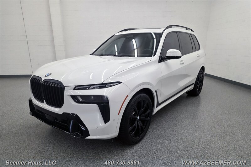Used 2024 BMW X7 xDrive40i w/ M Sport Package AWD/4WD image 3