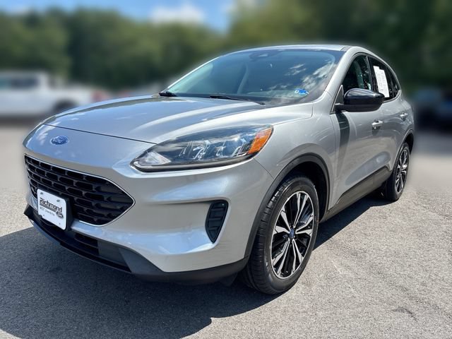 Used 2022 Ford Escape SE w/ SE Sport Appearance Package AWD/4WD image 4