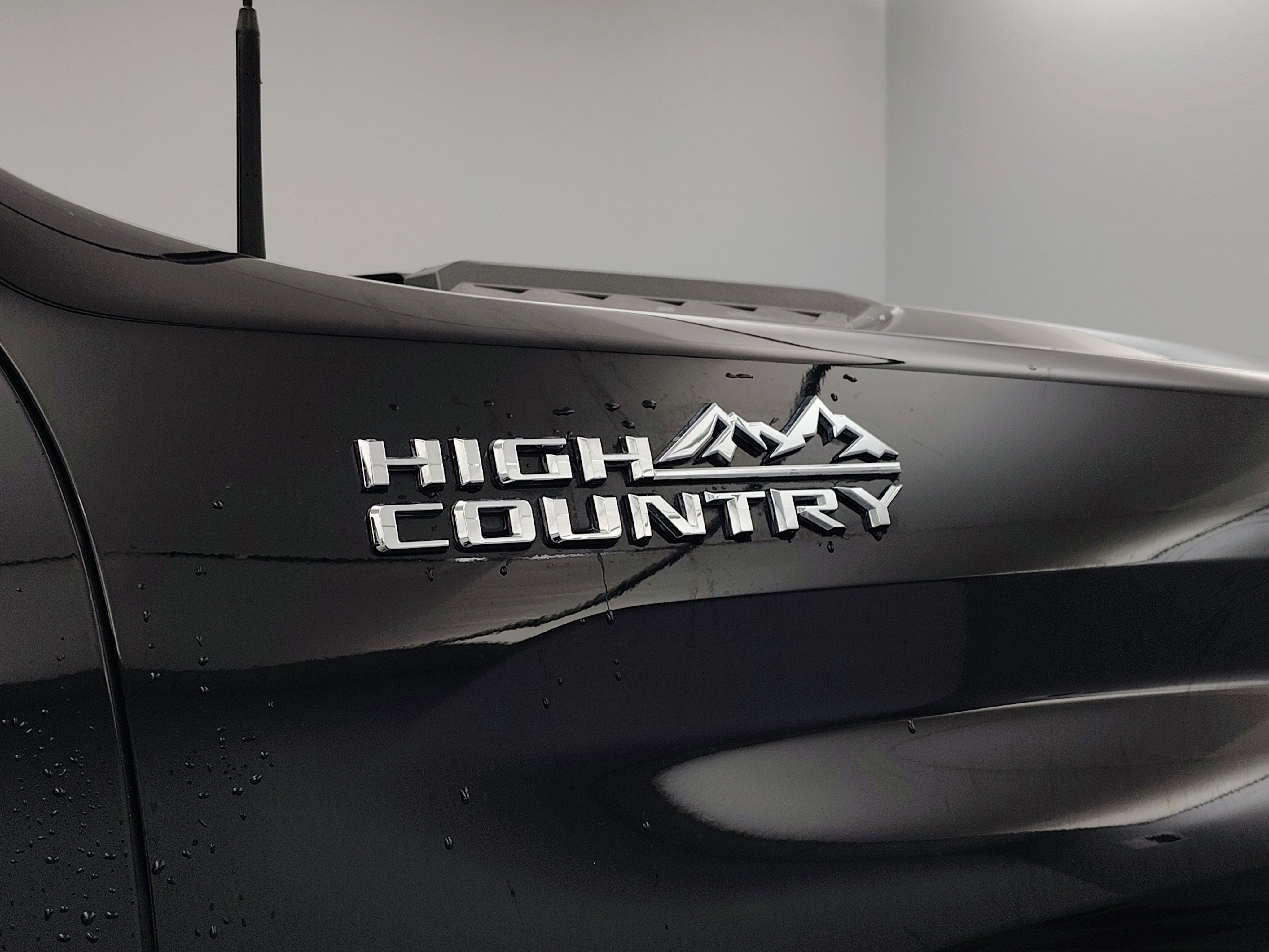 Used 2022 Chevrolet Silverado 3500 High Country w/ Technology Package image 10