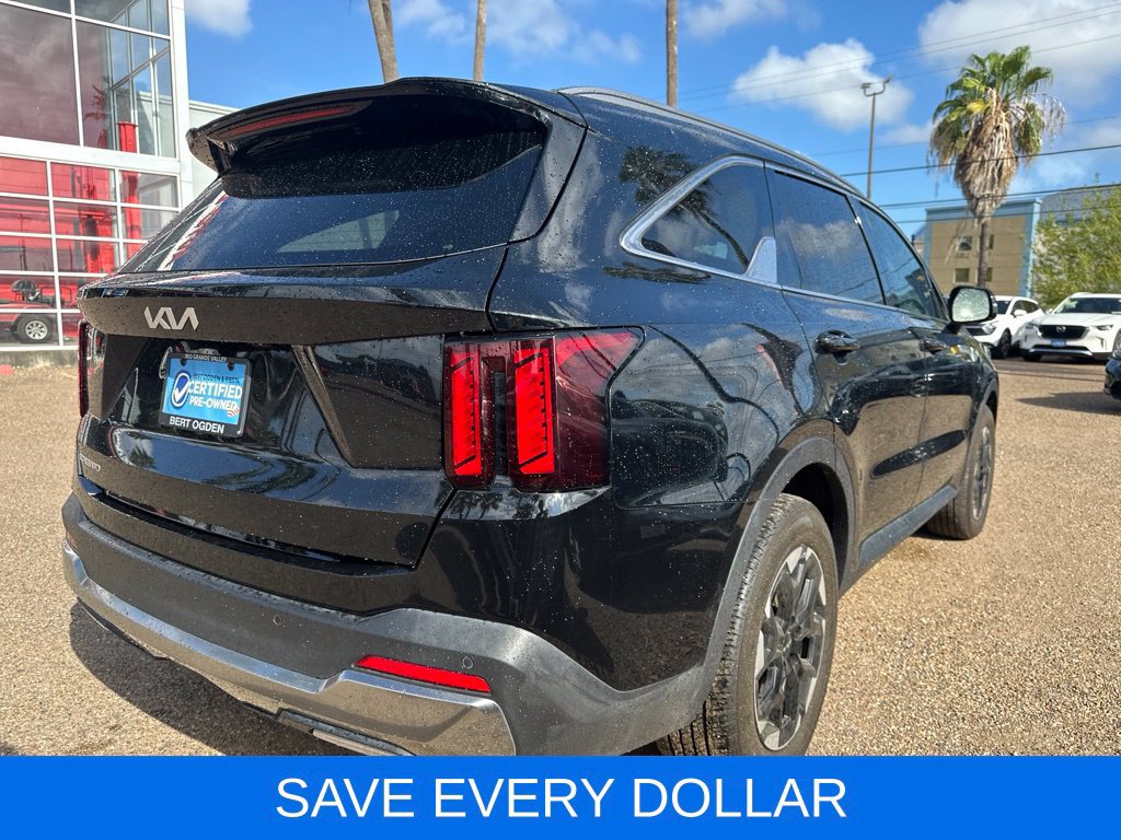 Used 2025 Kia Sorento S FWD image 4
