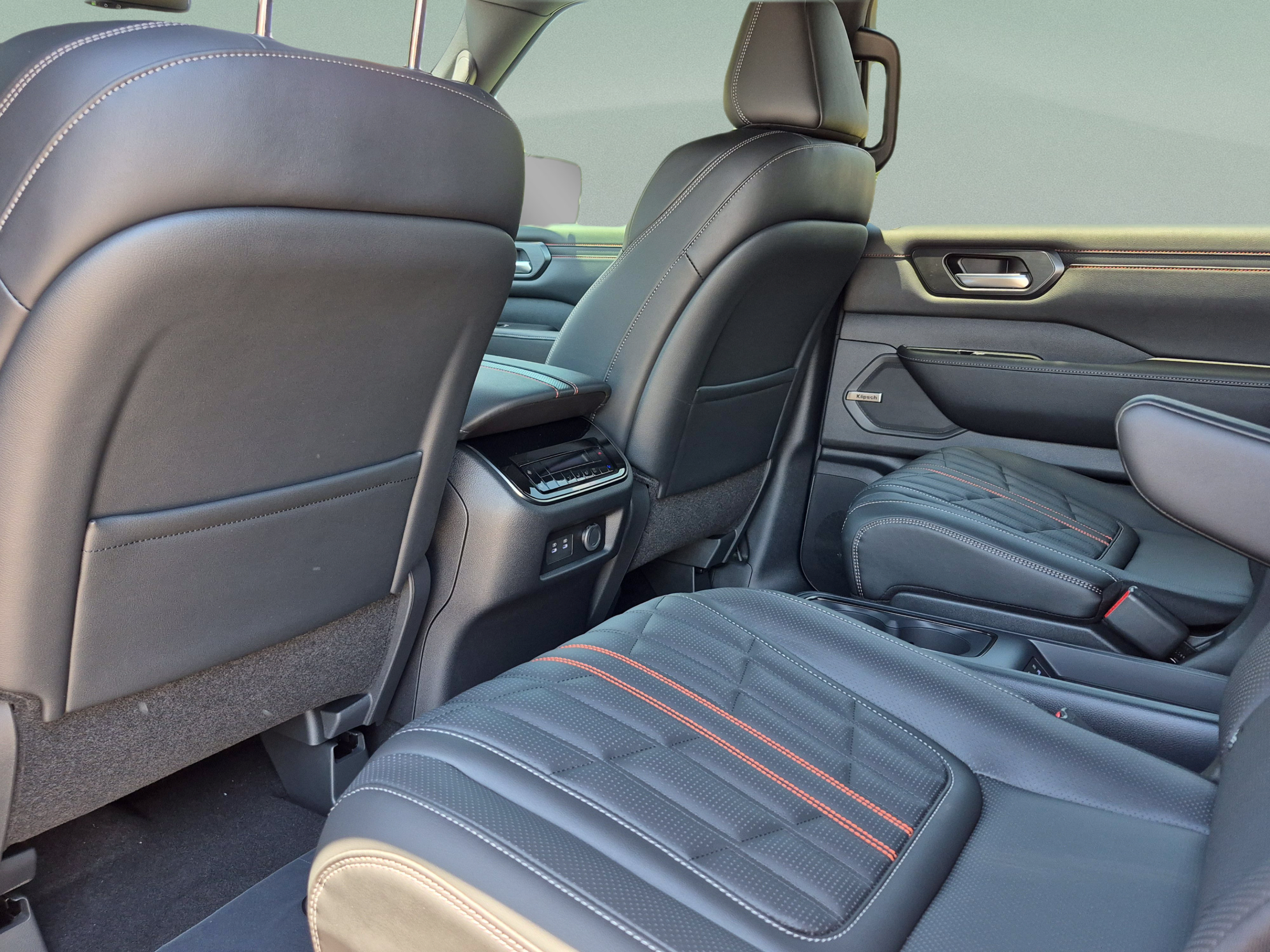 New 2026 Nissan Armada PRO-4X w/ Captain's Chari Seat Package AWD/4WD image 17