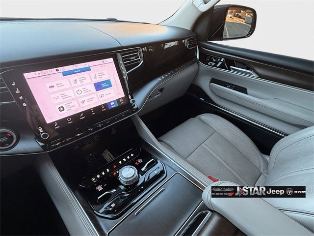 Used 2022 Jeep Grand Wagoneer Series II w/ Convenience Group III image 12