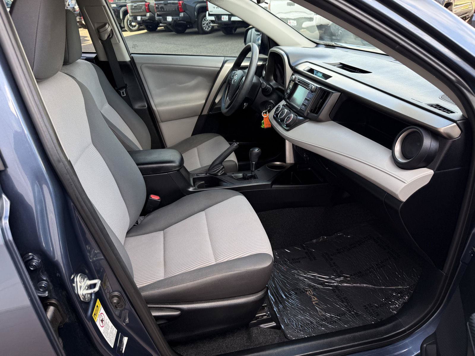 Used 2013 Toyota RAV4 LE FWD image 19