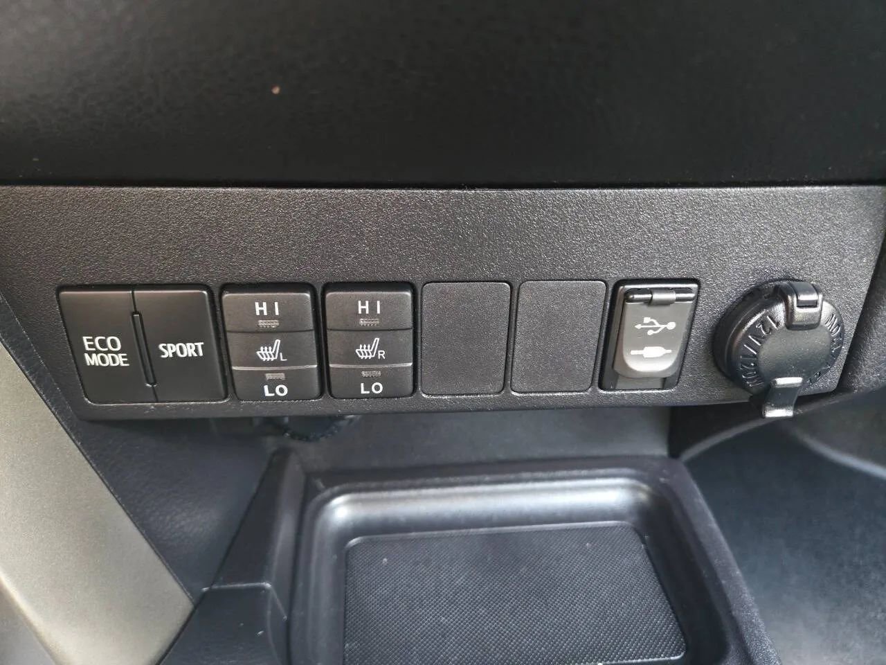 Used 2014 Toyota RAV4 Limited image 35