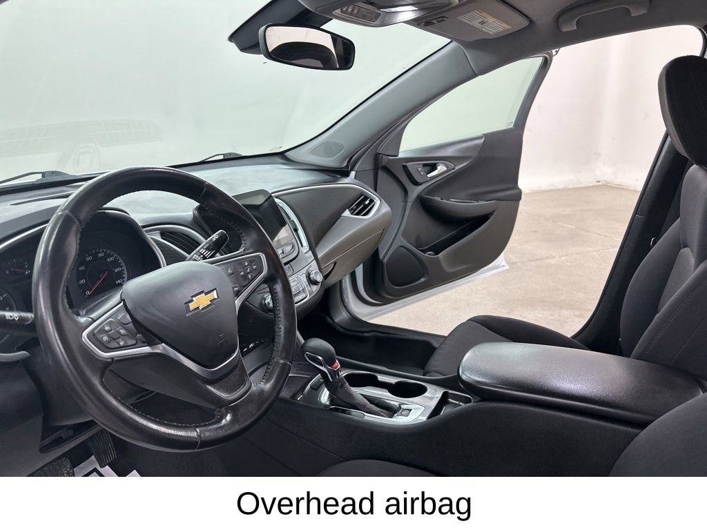 Used 2022 Chevrolet Malibu RS image 32
