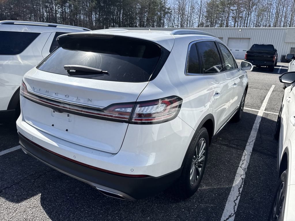 Used 2022 Lincoln Nautilus FWD w/ Premium Package image 20