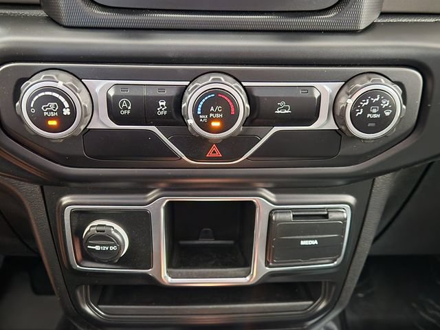 Used 2021 Jeep Gladiator Sport AWD/4WD image 22
