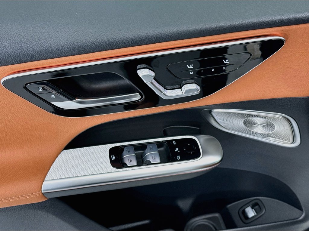 Certified 2026 Mercedes-Benz GLC 300 image 22