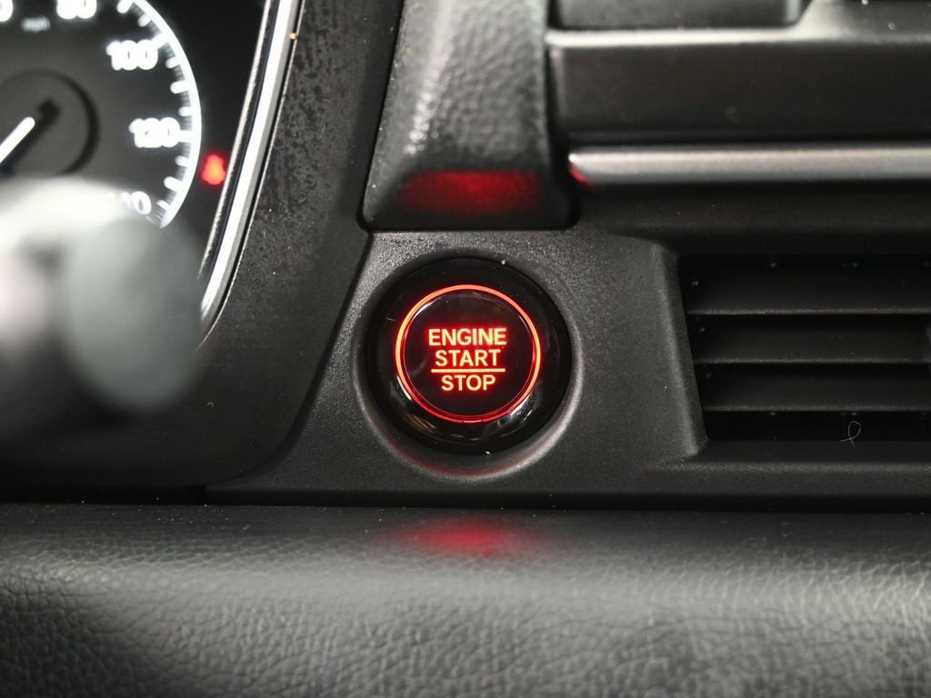 Certified 2025 Honda Pilot Sport image 18