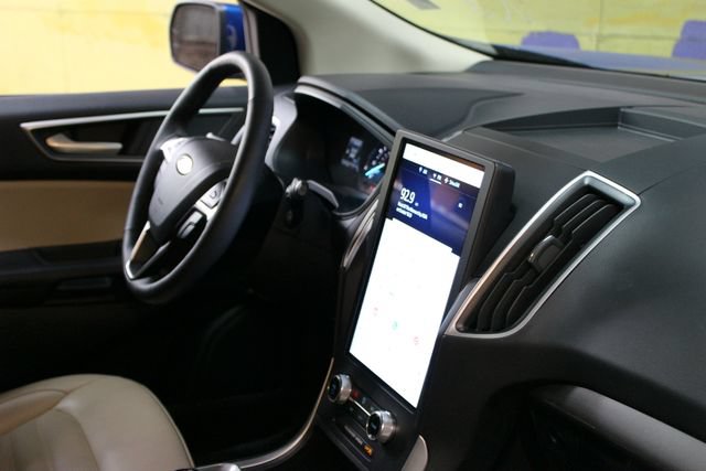 Used 2023 Ford Edge SEL AWD/4WD image 10