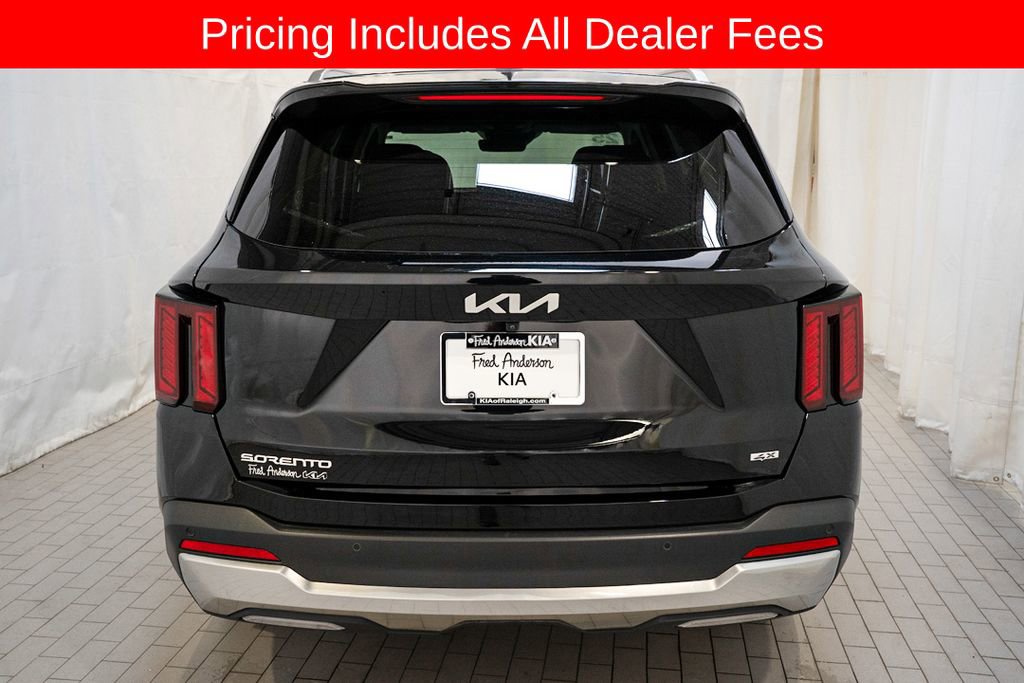 Certified 2025 Kia Sorento S AWD/4WD image 4