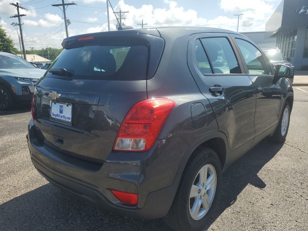 Used 2020 Chevrolet Trax LS FWD image 4