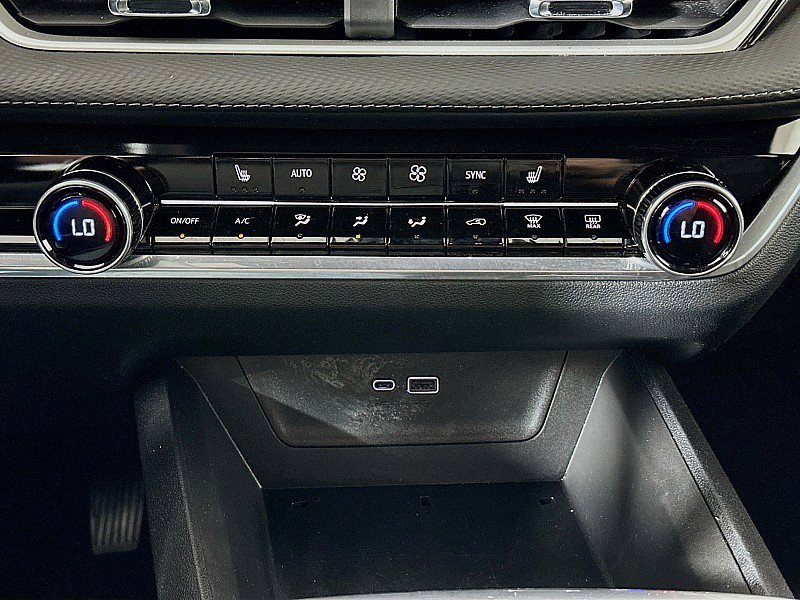 Used 2025 Chevrolet Equinox LT w/ Convenience Package II image 17