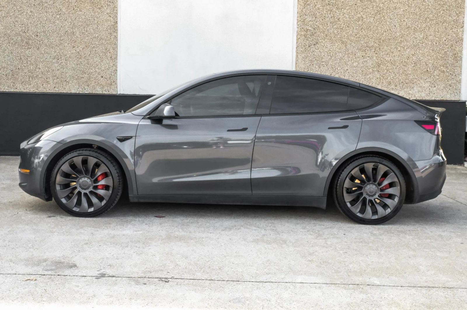 Used 2023 Tesla Model Y Long Range AWD/4WD image 11